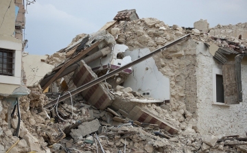 Erős földrengés rázta meg Törökországot, többen meghaltak