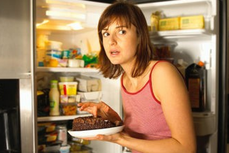 Mi meddig áll el a hűtőben és a fagyasztóban?