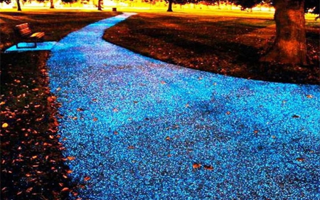 Világító járda közvilágítás helyett