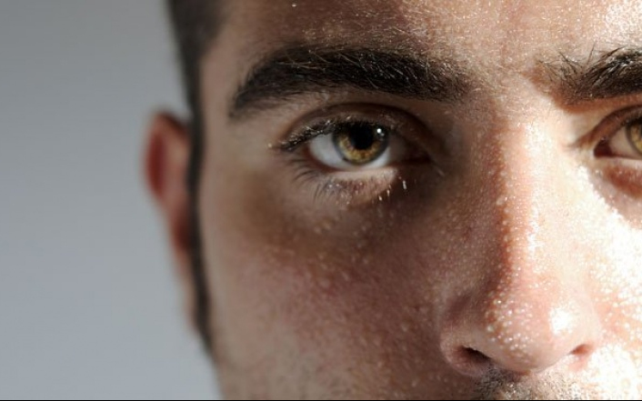 Miért csípi a szemed az izzadság, a könny viszont nem?