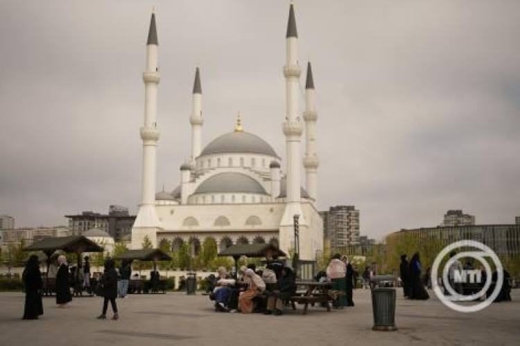 Szijjártó Péter: egyelőre nincsen tudomásunk magyar sérültről az isztambuli földrengést követően