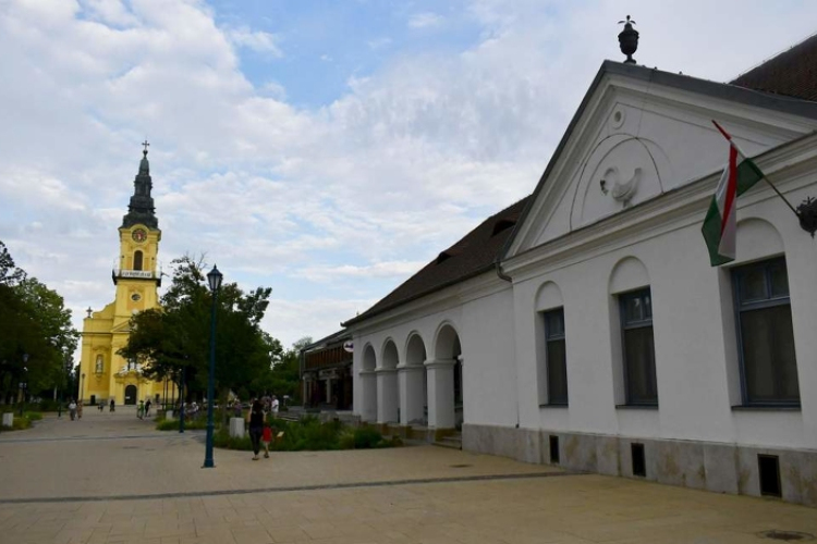 Szünetelnek a Kiskunfélegyházi könyvtár személyesen igénybe vehető szolgáltatásai