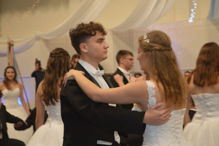 Szalagavató ünnepséget tartott a PG