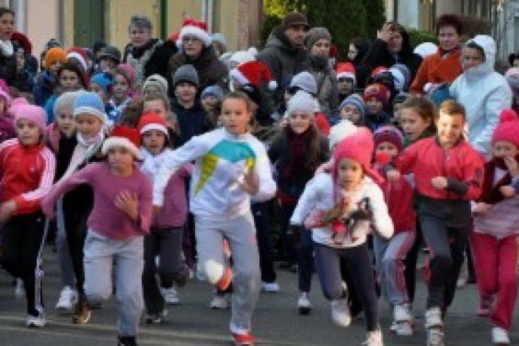Több száz résztvevő Mikulás futáson