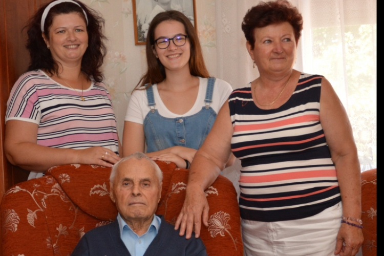 Mosolyogva fogadta vendégeit a 95 éves Imre bácsi