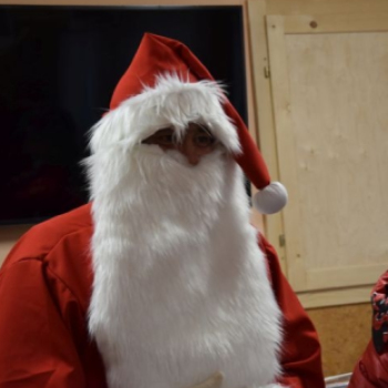 Lovaskocsival járta be Petőfiszállást a Mikulás