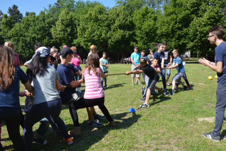 Osztálypénzüket ajánlották fel...