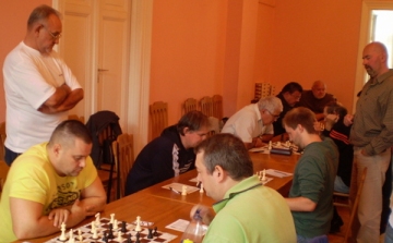 Sakkozóink győztek az előrehozott fordulóban
