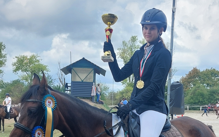 Dobos Eszter, országos bajnok