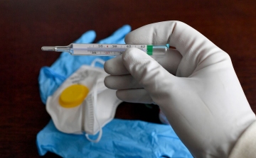 Meghaladta a 20 ezret a koronavírus miatt elhunytak száma Franciaországban