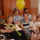 A család apraja-nagyja köszöntötte a 90 éves Erzsike nénit