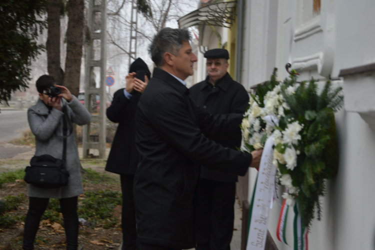 Kínai nyelvű emléktáblát avattak Petőfi Sándor születésének 202. évfordulóján