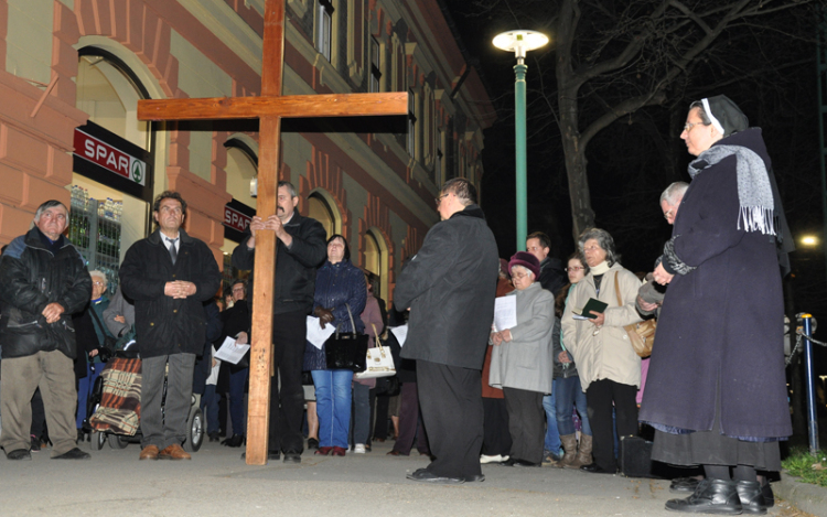 Keresztúttal hangolódtak a húsvéti ünnepekre
