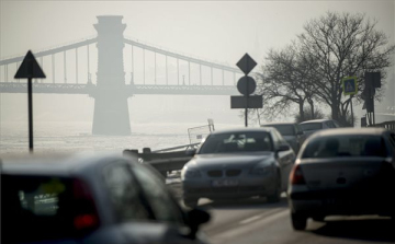 Közlekedési korlátozás lépett életbe a fővárosban