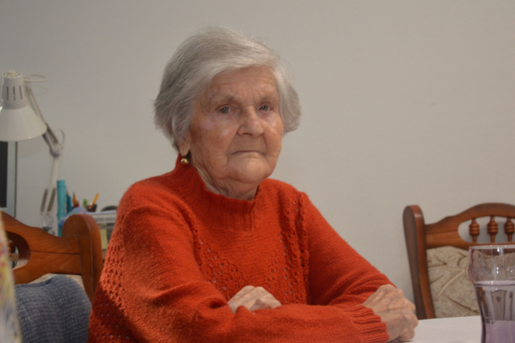 Népes családja köszöntötte 90. születésnapján Terike nénit