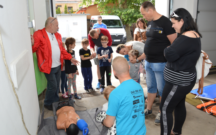 Nyílt napot tartott a mentőállomás