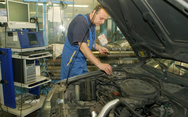 Több százezer magyar autós közlekedik műszaki nélkül