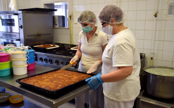 Kiemelt fontosságú munkát végeznek a Petőfiszállási Konyhán