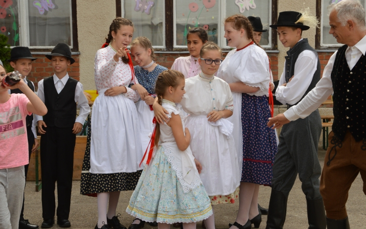 Évről-évre egyre népszerűbb a Tréfás Békás Forgatag