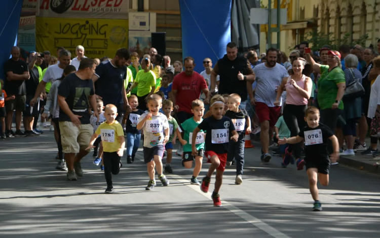 Közel 250 résztvevővel rendezték meg a Ludas Matyi Futamot Kiskunfélegyházán