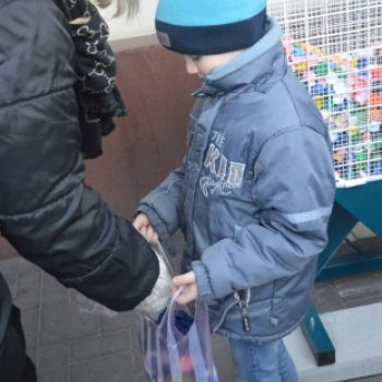 Kupakgyűjtő szívet helyeztek el a piaccsarnoknál