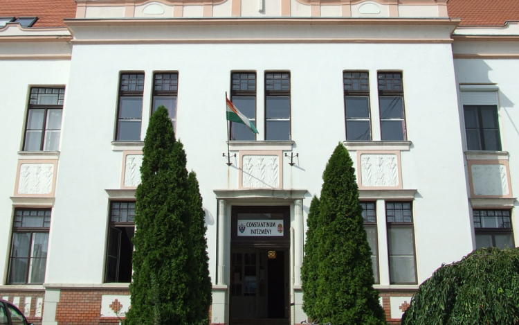 25 éves jubileumát ünnepli a Constantinum – öregdiák-találkozóra hívják a volt tanulókat