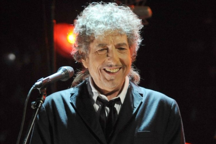 Bob Dylan újabb meglepetésszámmal jelentkezett