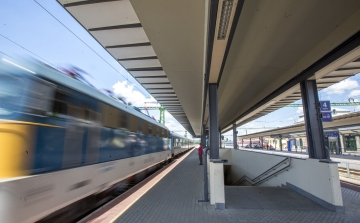 Több vonat indul az utazási igényekhez igazodó nyári menetrendben