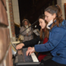 A negyedik gyertya lángja is fellobbant