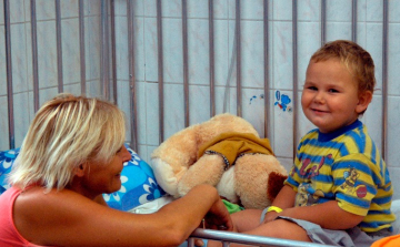 Hol aludjon a szülő, míg gyermekét kórházban kezelik?