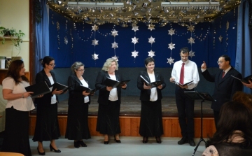 A Palestrina Kamarakórus karácsonyra hangolta a kórusművek kedvelőit a József Attila Általános Iskolában