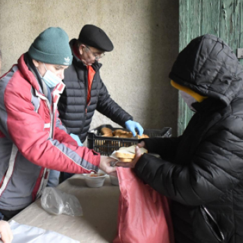 Szeretetebédre várták a körzet lakóit