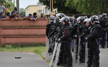Illegális bevándorlás – incidens Debrecenben, megsérült egy rendőr