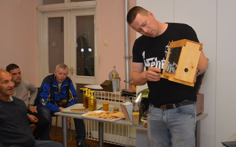 Mézédes reggel a Fogyatékkal Élők Nappali Intézményében