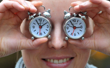 Jön az óraátállítás