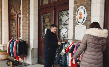 Ruhafelajánlás az Önkormányzati dolgozók jóvoltából