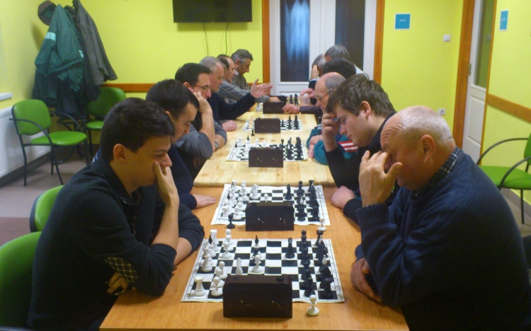 Első közös karácsonyi egyéni sakkverseny