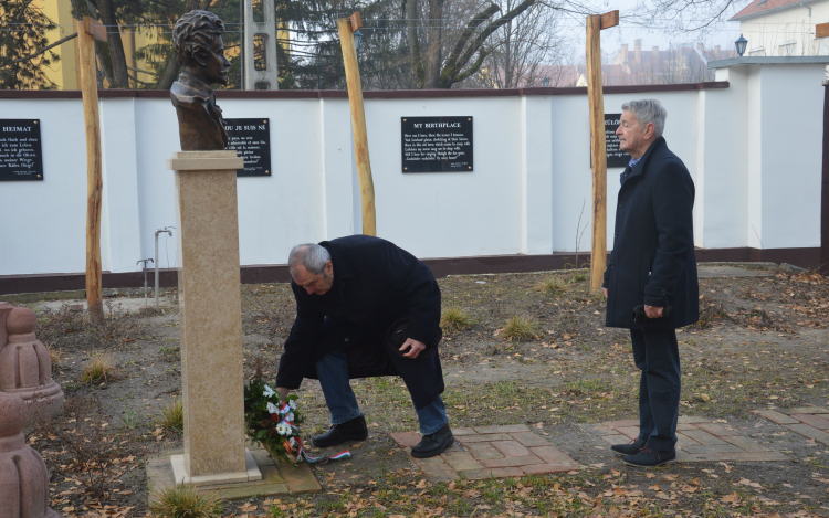 Petőfi Sándor születésének 201. évfordulójára emlékeztek