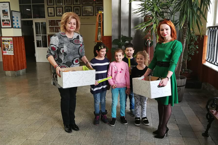 Koncertnek köszönhetően jutottak a diákok prizmákhoz és láthatósági mellényekhez