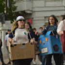 Együtt bolondoztak a végzős diákok