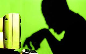 Megfigyeléstől tart a magyar netezők fele 