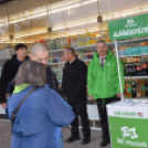 Tiltakozik a kötelező oltás ellen a Mi Hazánk Mozgalom