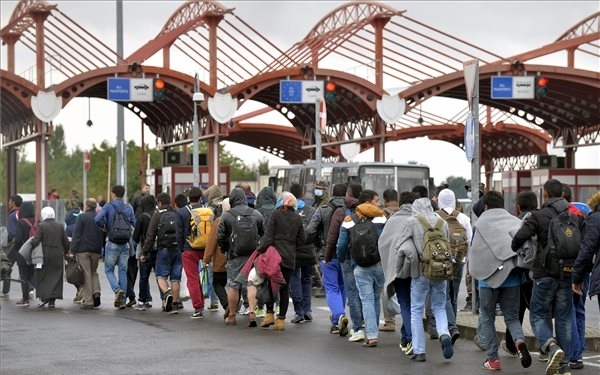 Frontex: Újra többen jönnek az Európába tartó főbb migrációs útvonalakon