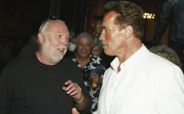 Schwarzenegger beszédet mond Andy Vajna temetésén
