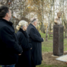 Fülöpjakab központjában avatták fel Petőfi Sándor mellszobrát