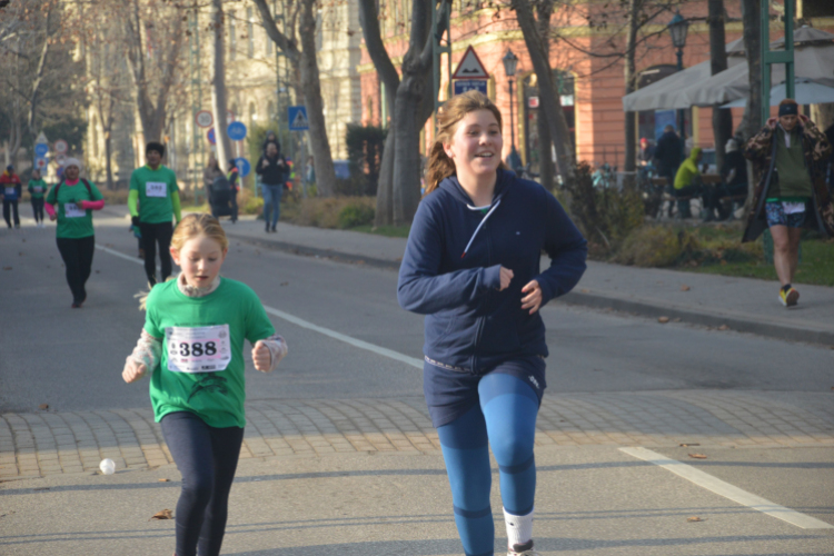 Több mint hétszázan búcsúztatták az óévet futással Kiskunfélegyházán