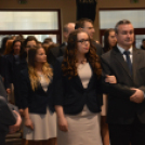 A Mezgé közel 140 végzős diákja büszke a kék szalagra