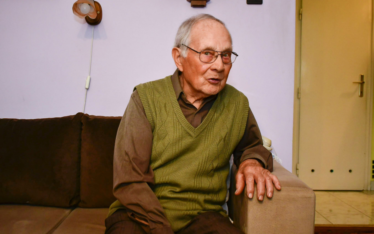 Feri bácsi 90 évesen is ezermester