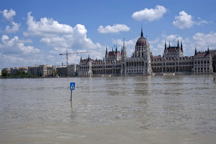 Rekord árvíz Budapesten – Tarlós szerint nincs mitől tartani
