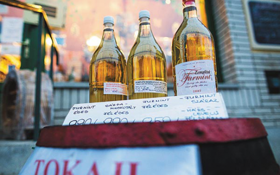 Nemes tokaji nedű - PET-palackban?